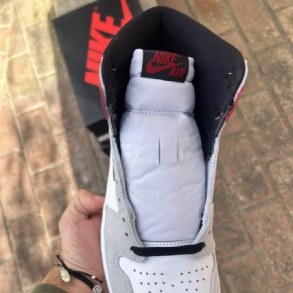 Air Jordan 1 - Light Smoke Grey (High) - Picture 3 of 8